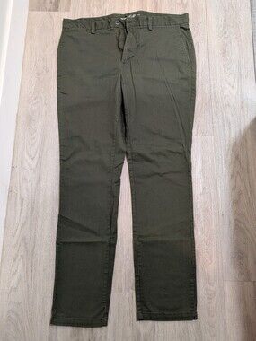 Old Navy Men's Olive Green Ultimate Slim Pants - Size 36x32